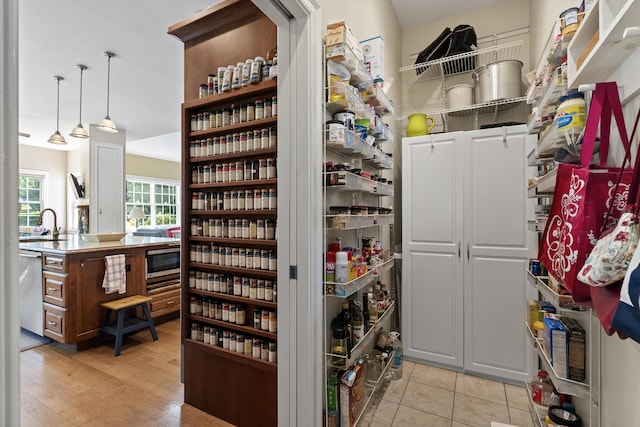 28 Evergreen Dr, Boothbay, ME 04537 - pantry featuring a sink