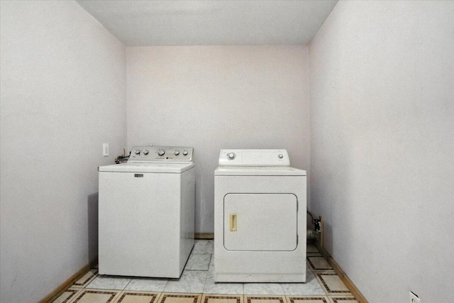90 Newbury St, Auburn, ME 04210 - laundry room featuring independent washer and dryer and baseboards