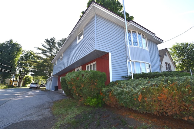 5 Park Ave, Newport, ME 04953 - view of side of property