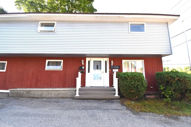 5 Park Ave, Newport, ME 04953 - view of front facade