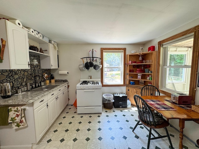 735 E Madagascal Pond Rd, Burlington, ME 04417