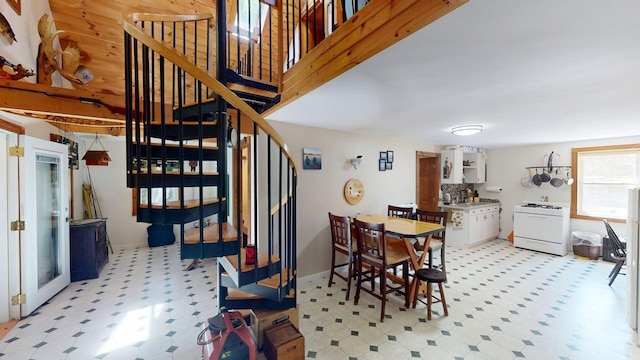 735 E Madagascal Pond Rd, Burlington, ME 04417