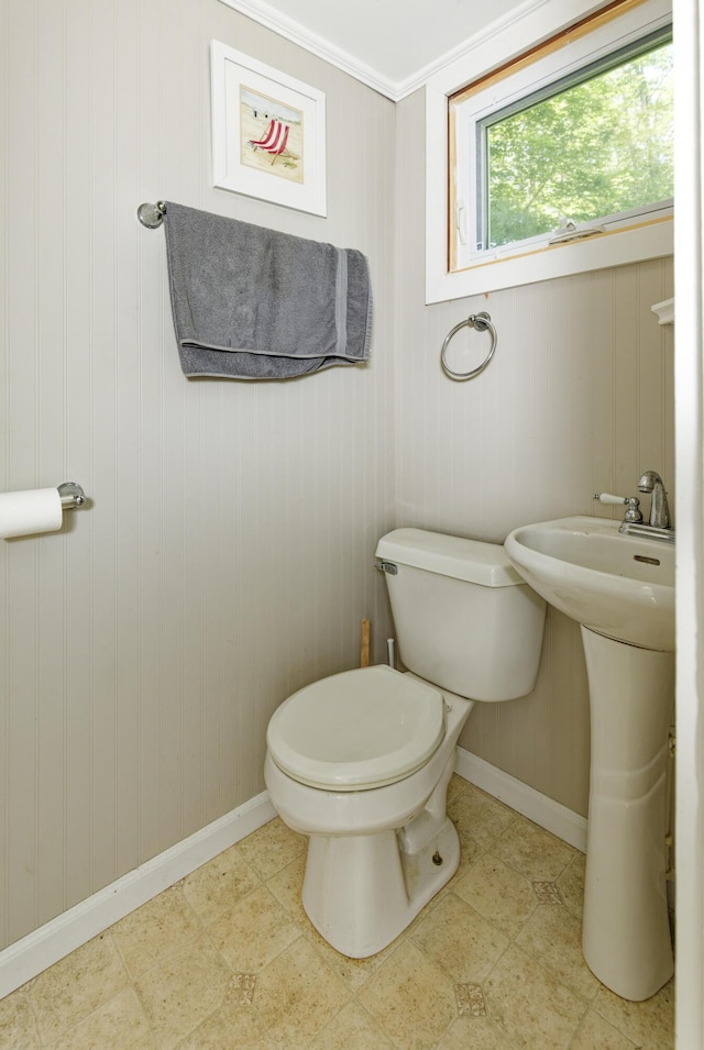 302 Townsend Ave, Boothbay Harbor, ME 04538 - bathroom featuring toilet and baseboards