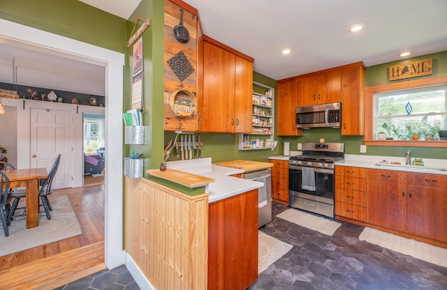 4 Riverview Dr, Gardiner, ME 04345 - photo 2