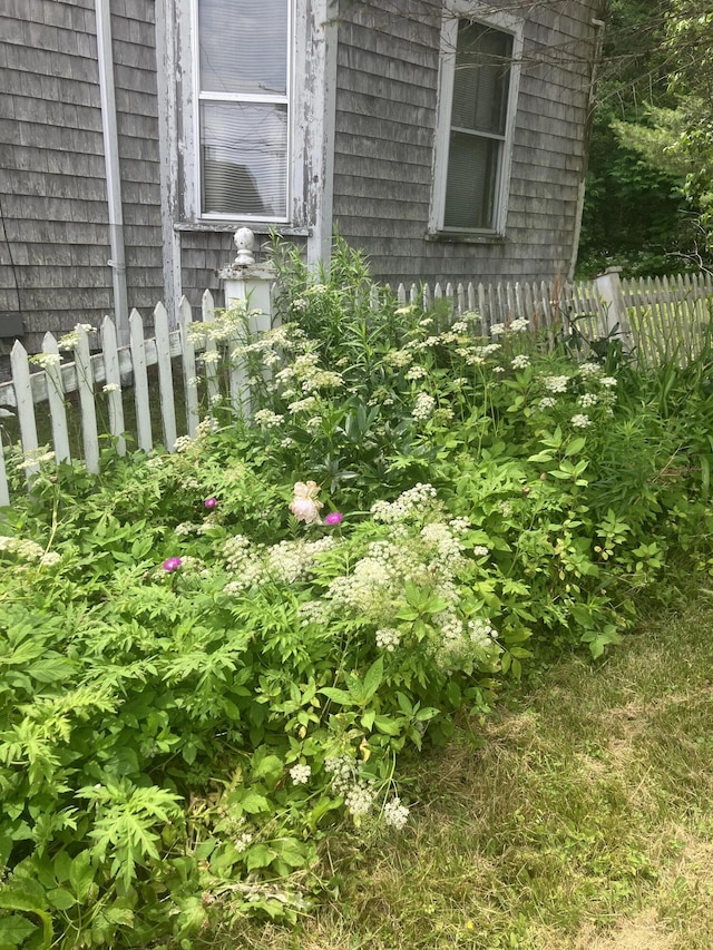 69 W Meadow Rd, Rockland, ME 04841 - exterior view