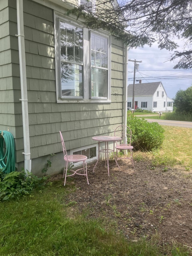 69 W Meadow Rd, Rockland, ME 04841 - view of side of home