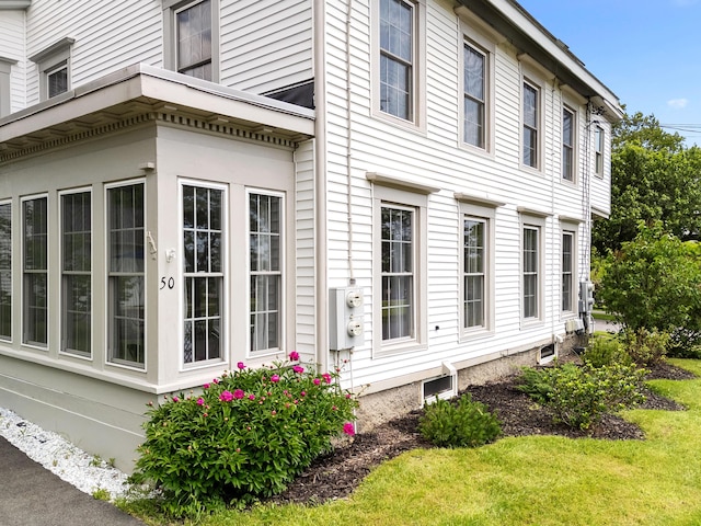 50-52 Mechanic St, Rockland, ME 04841 - view of property exterior featuring a yard