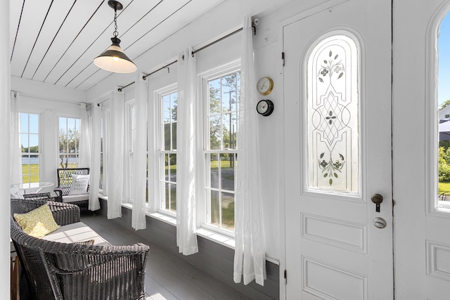 50-52 Mechanic St, Rockland, ME 04841 - sunroom with a water view