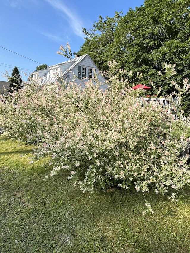 278 S Main St, Auburn, ME 04210 - view of yard