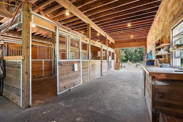 253 Quaker Meeting House Rd, Durham, ME 04222 - view of horse barn