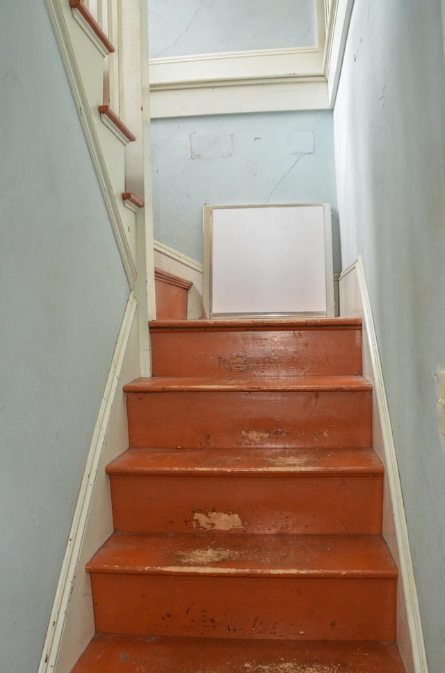 40 Chapel St, Augusta, ME 04330 - view of stairs