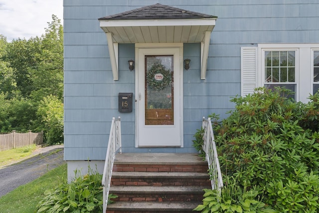 15 Huston Ave, Auburn, ME 04210 - doorway to property