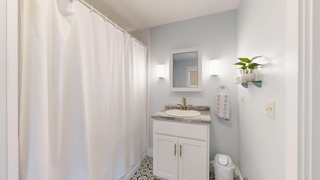 11 Southern Ave, Augusta, ME 04330 - full bath featuring vanity and curtained shower