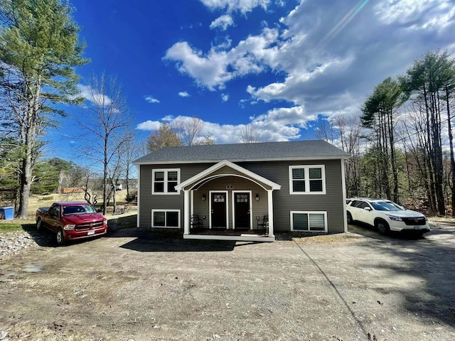28 Kayla Way, Gorham, ME 04038 - bi-level home with covered porch