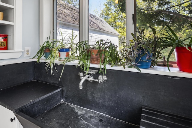15 Winter St, Topsham, ME 04086 - detailed view of backsplash