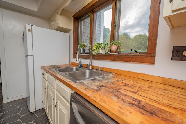 380 Charleston Rd, Dexter, ME 04930