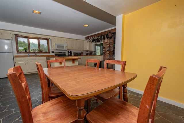 380 Charleston Rd, Dexter, ME 04930