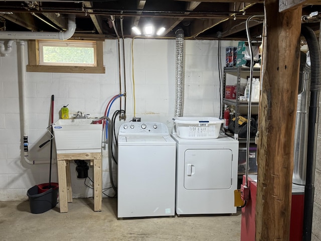 429 Rte 3, Palermo, ME 04354 - washroom featuring washing machine and clothes dryer