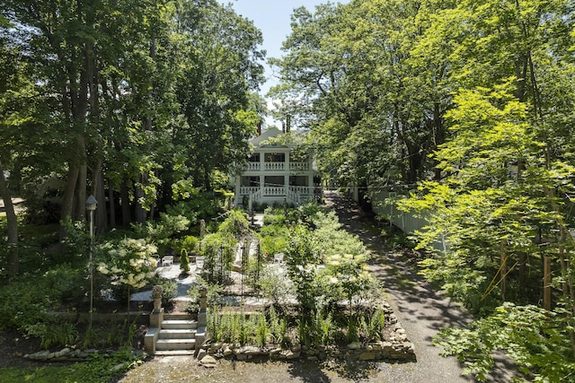 18 High St, Wiscasset, ME 04578 - view of property's community with stairway
