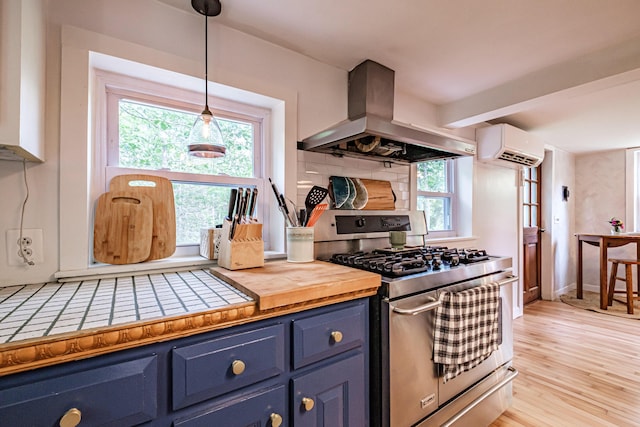 21 Weatherstone Dr, Westport Island, ME 04578