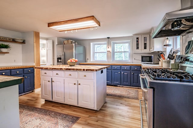21 Weatherstone Dr, Westport Island, ME 04578