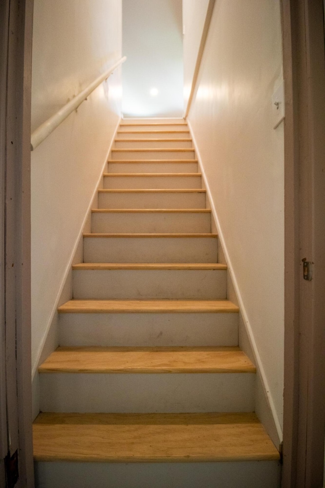 99 Gamage Ave, Auburn, ME 04210 - view of staircase