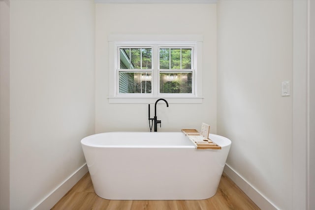 27 Meadow View Dr, Readfield, ME 04355 - full bath with a soaking tub and wood finished floors