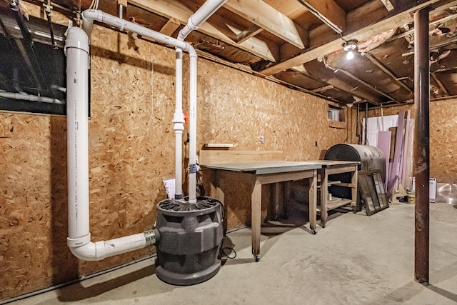 704 Brighton Hill Rd, Minot, ME 04258 - unfinished below grade area with heating fuel