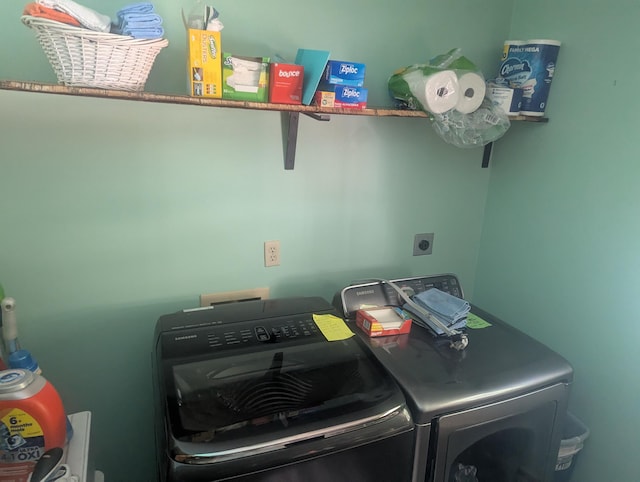9 Deer Hill Ln, Hampden, ME 04444 - laundry area featuring separate washer and dryer