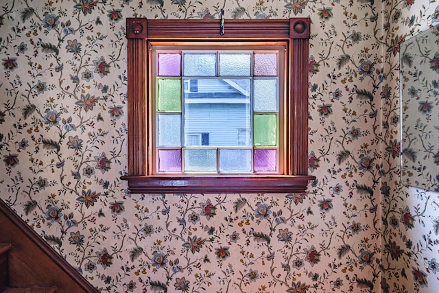 42 Sargent St, Westbrook, ME 04092 - detailed view of wallpapered walls