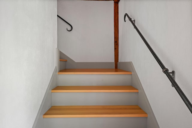372 Bald Head Rd, Arrowsic, ME 04530 - view of staircase