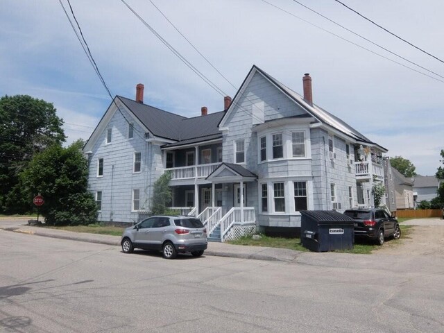 175 Alfred St, Biddeford, ME 04005 - multi unit property featuring a chimney and a balcony
