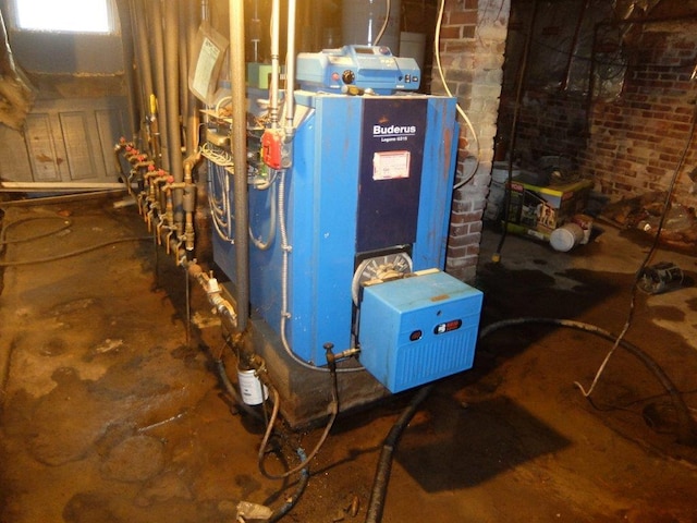 175 Alfred St, Biddeford, ME 04005 - utilities featuring a heating unit