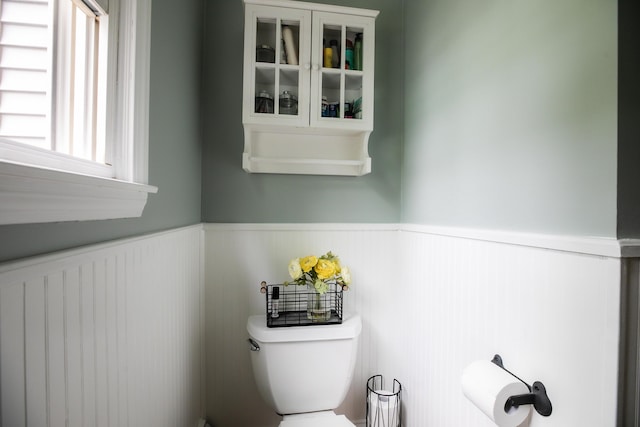 48 Clover Ln, Brewer, ME 04412 - bathroom featuring wainscoting and toilet