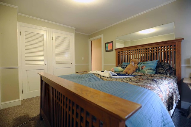 32 Williams Rd, Chelsea, ME 04330 - bedroom featuring a closet, carpet, and ornamental molding
