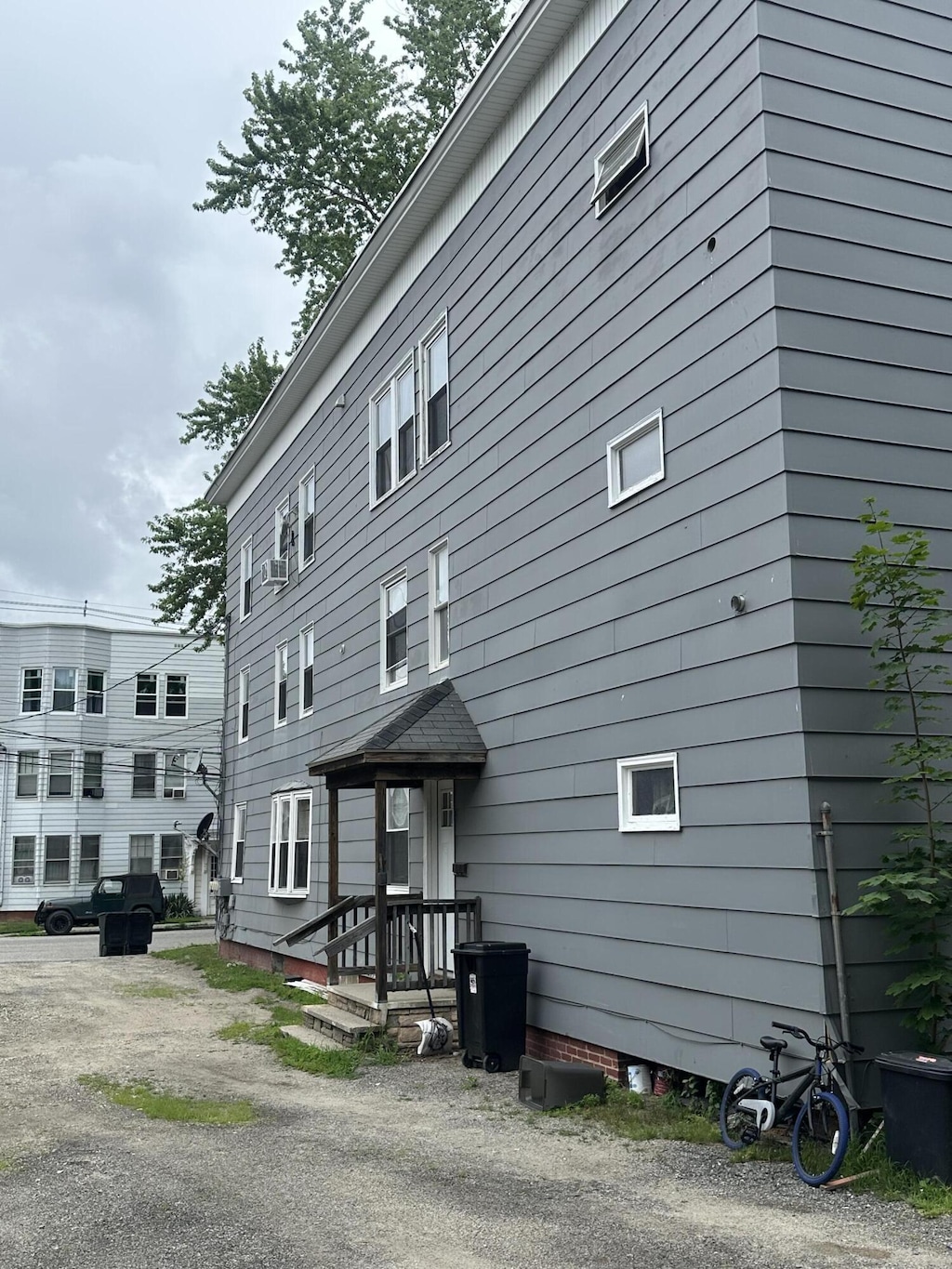 95 Wood St, Lewiston, ME 04240 - view of property exterior