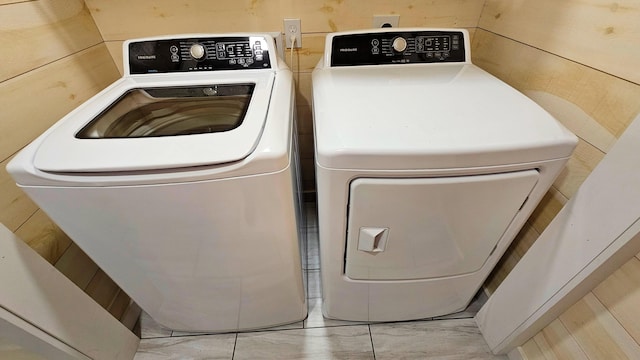 62 Cobb Rd, Stetson, ME 04488 - laundry room featuring independent washer and dryer