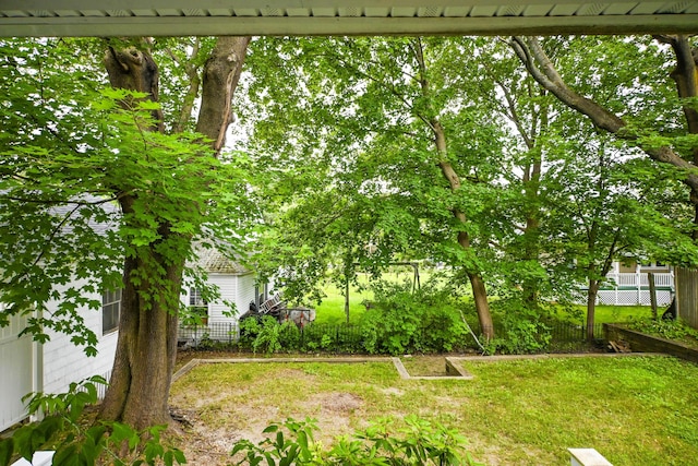 18 Colonial Rd Unit 18, Portland, ME 04102 - view of yard