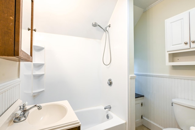 18 Colonial Rd Unit 18, Portland, ME 04102 - bathroom featuring shower / bath combination, wainscoting, and vanity