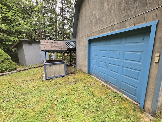 83 Milts Way, Lincoln, ME 04457 - view of garage