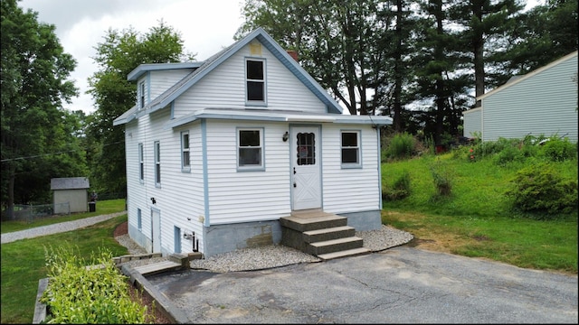 46 Crest Ave, Auburn, ME 04210 - view of front of home