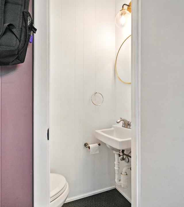 4 Hillcrest St, Waterville, ME 04901 - half bath with toilet and baseboards