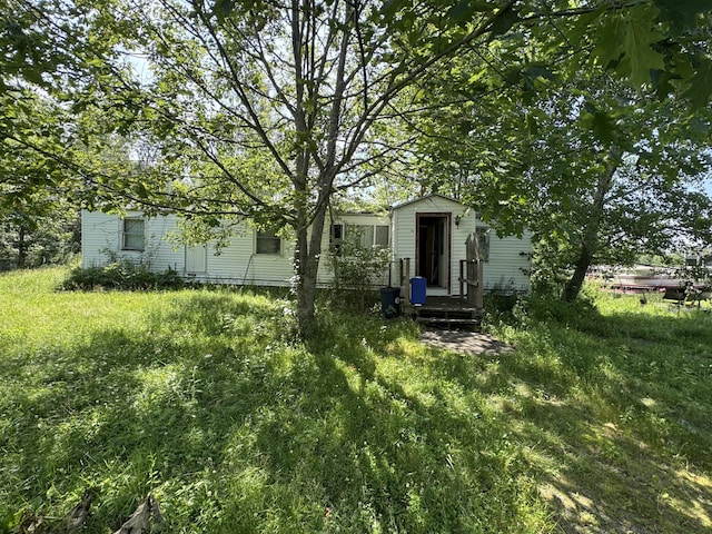 16 Glenwood Ave, Brewer, ME 04412 - view of yard with an outdoor structure