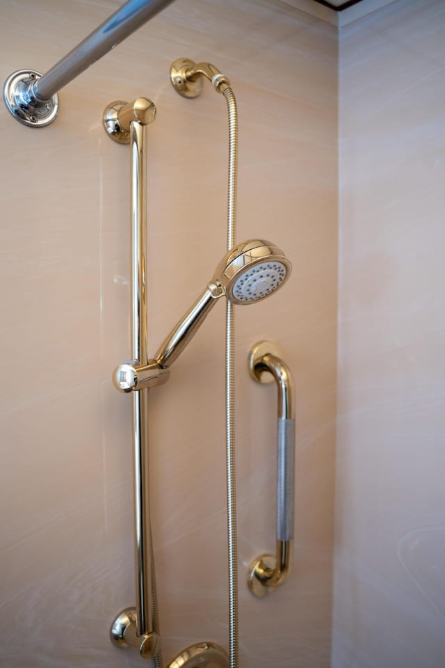 256 Parkway S, Brewer, ME 04412