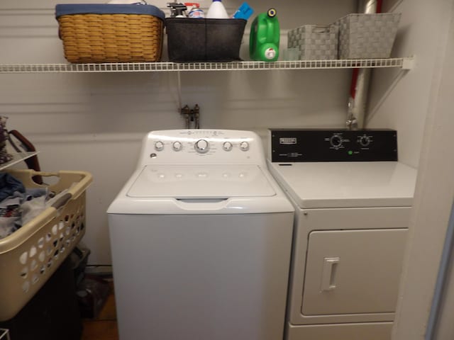 38 Atkinson Rd, Charleston, ME 04422 - laundry room with washer and dryer