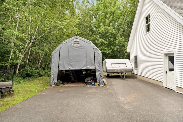 21 Bowling Green Ln, Belfast, ME 04915 - view of vehicle parking