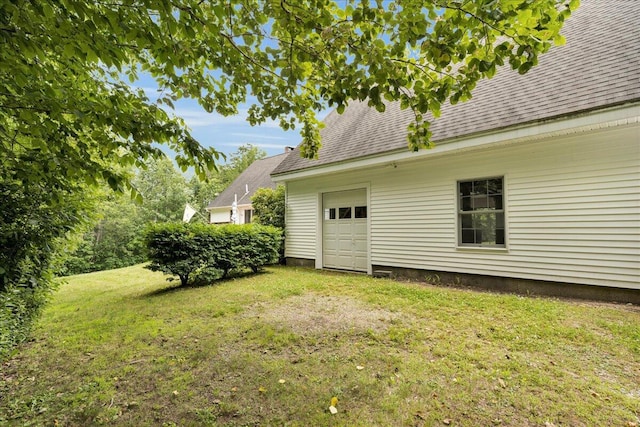 21 Bowling Green Ln, Belfast, ME 04915 - view of grassy yard