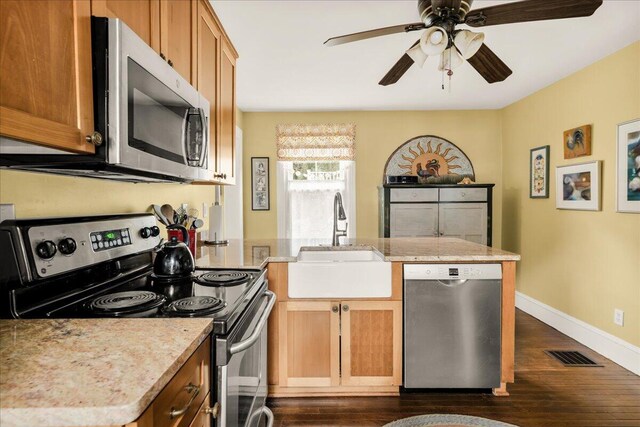 23 Commercial St, Belfast, ME 04915