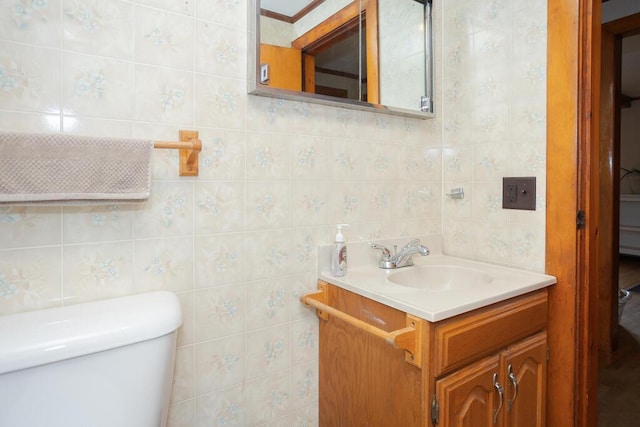 103 Mountain View Rd, Farmington, ME 04938 - bathroom featuring tile walls and vanity