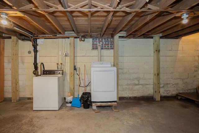 103 Mountain View Rd, Farmington, ME 04938 - unfinished below grade area featuring washing machine and dryer